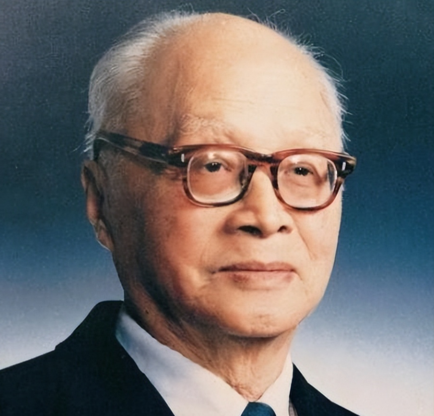 1960年，苏联违约，召回了在华科学家。临走时，一苏联专家悄悄告诫核研所：“你们