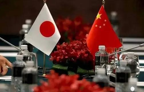 为什么要让对方开第1枪，如果日本要是在第一时间内发射上百甚至上千枚的导弹。那这第