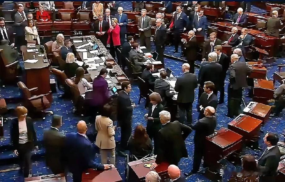 12月17日凌晨的最新消息速报，全都不容错过。第五条 ：马斯克资助共和党中期选举