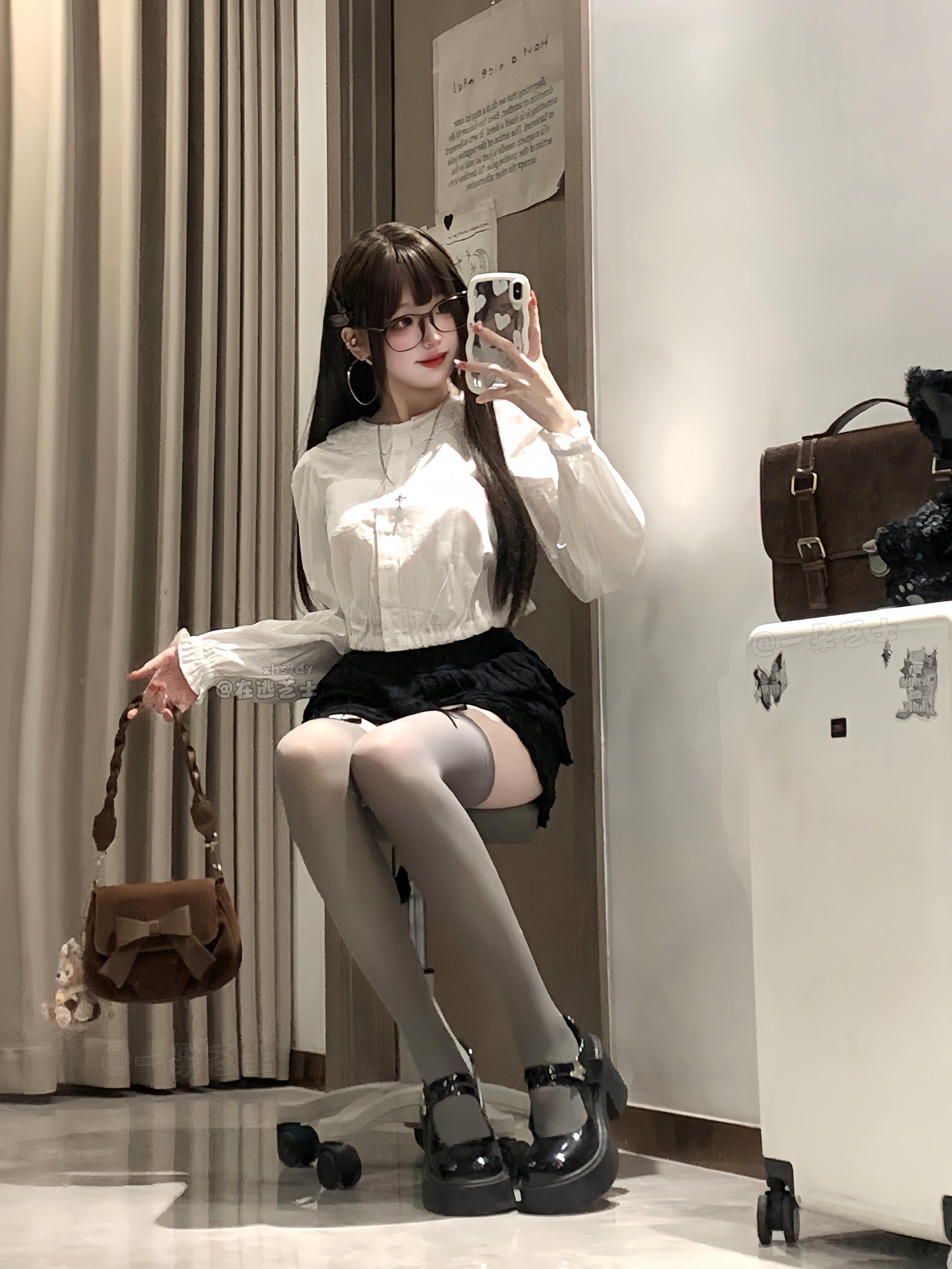 人总是喜欢反季节的东西 就像幸福后知后觉