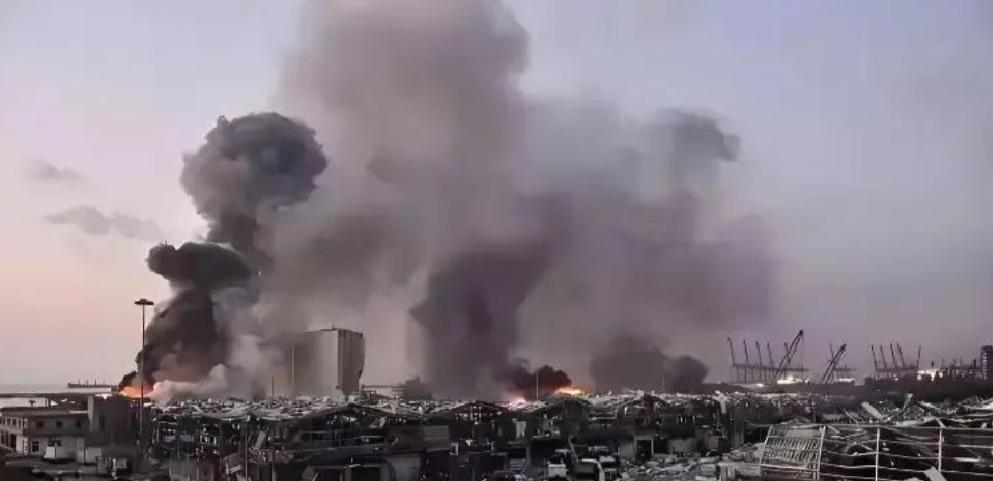 泥石一出，以色列必哭！2026年3月，“泥石”导弹撕开夜色，而远在特拉维夫的