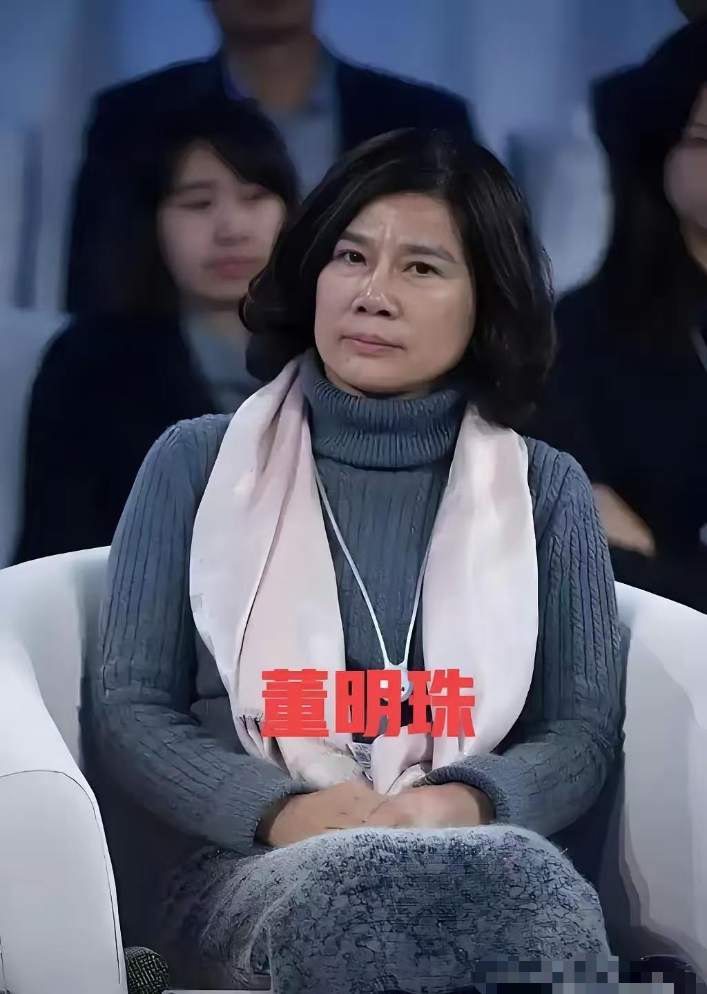 有些人后槽牙都要咬碎了！美的签了，小米签了，海尔签了，唯独董明珠这脾气，直接把