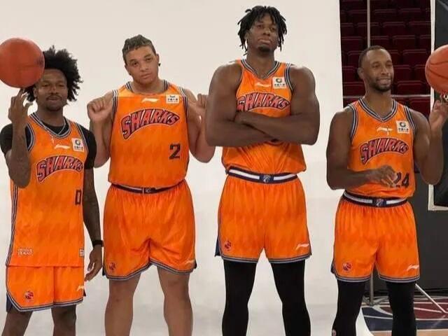 CBA最新消息：据《东方体育日报》记者薛思佳就上海男篮外援古德温最近情况报道：“