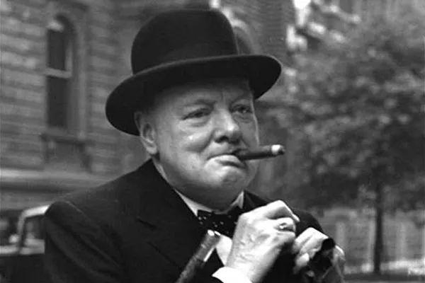 1941年，古巴送给丘吉尔一柜子雪茄，英国政府怕有毒，拿出47支去检查，发现其中