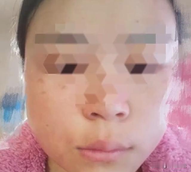 浙江嘉兴，一位年轻的女子，嫁给丈夫之后，本来小两口生活非常平静，但是无奈跟公公婆