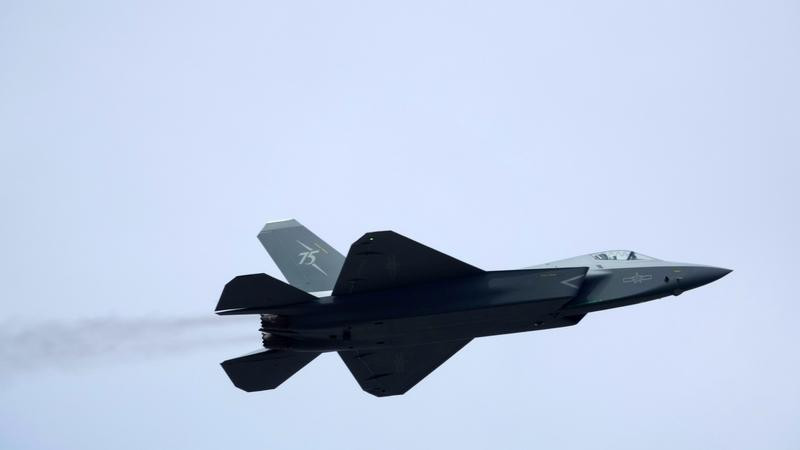 歼-35的航电系统和雷达相当厉害。央视披露它用了“超材料”黑科技，能控制电磁