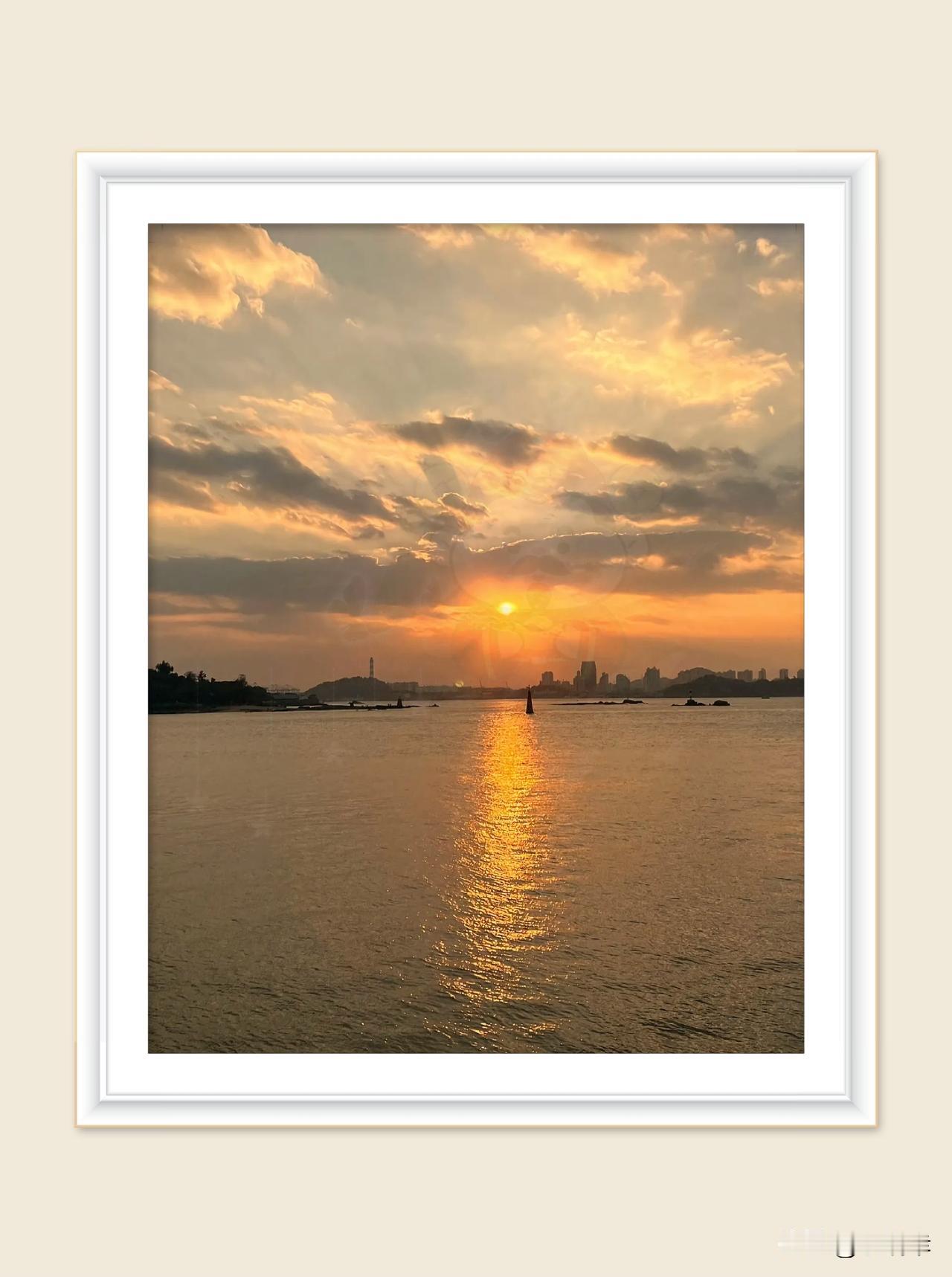 所谓最硬的后台，不是你认识多少人，而是银行卡里实打实的存款；最铁的关系，也