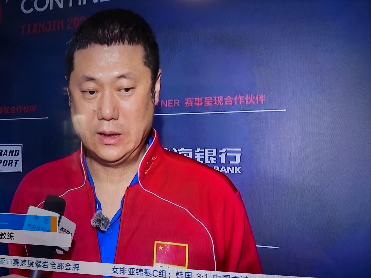 果然不出所料，国家女排以3:0战胜了中国台北女排。三局的比分是25:1725: