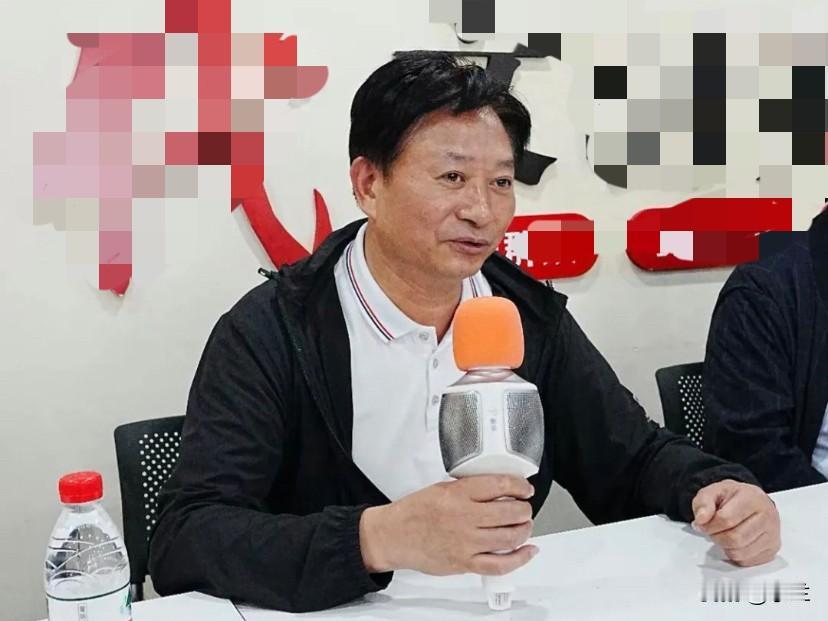 本来准备睡觉了，刷到了重庆市沙坪坝区的郭明月上了热搜！他是重庆市合川区人，197