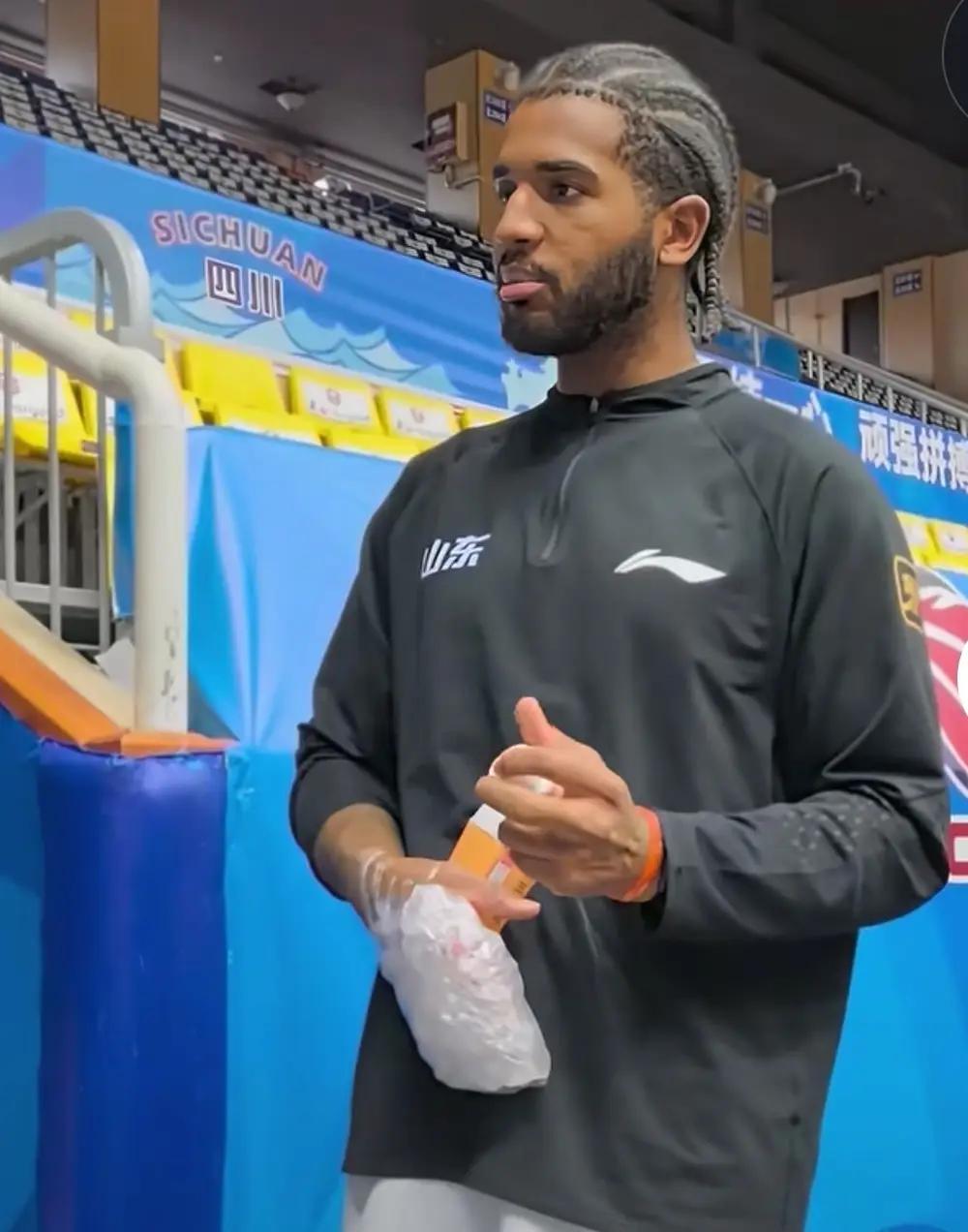 今晚7点35！山东男篮主场战天津，新援首秀+卡位战，必须赢🔥10天前，山东高