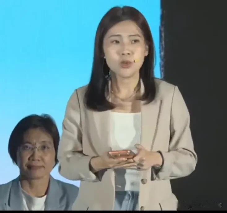 国民党立委徐巧芯昨天赶赴新竹县帮国民党新竹县长参选人徐欣莹站台时表示，民进党新竹