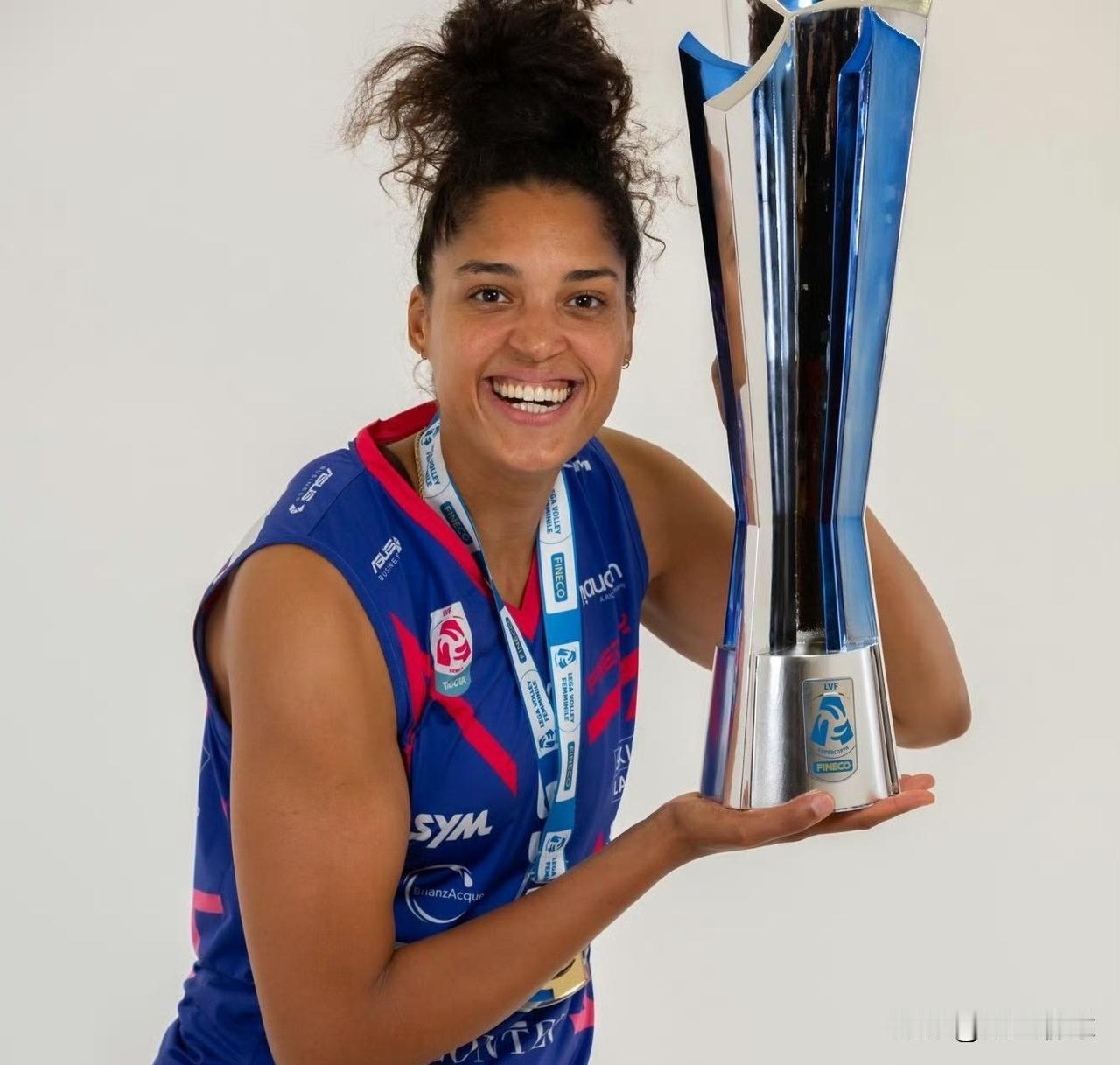 李盈莹在米兰女排的战术地位会如何意大利🇮🇹蒙扎(米兰)俱乐部宣布与荷兰🇳?