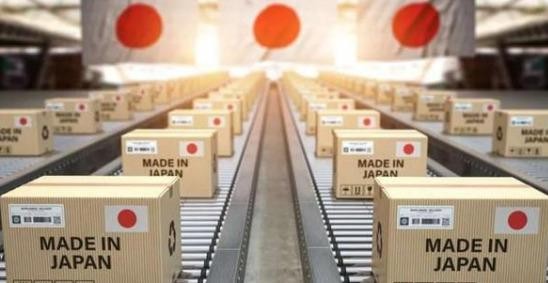 日本这回是真下狠手了，一个月之内，半导体先进封装设备全锁死，高端五轴机床直接一锅端，整机、图纸、零件