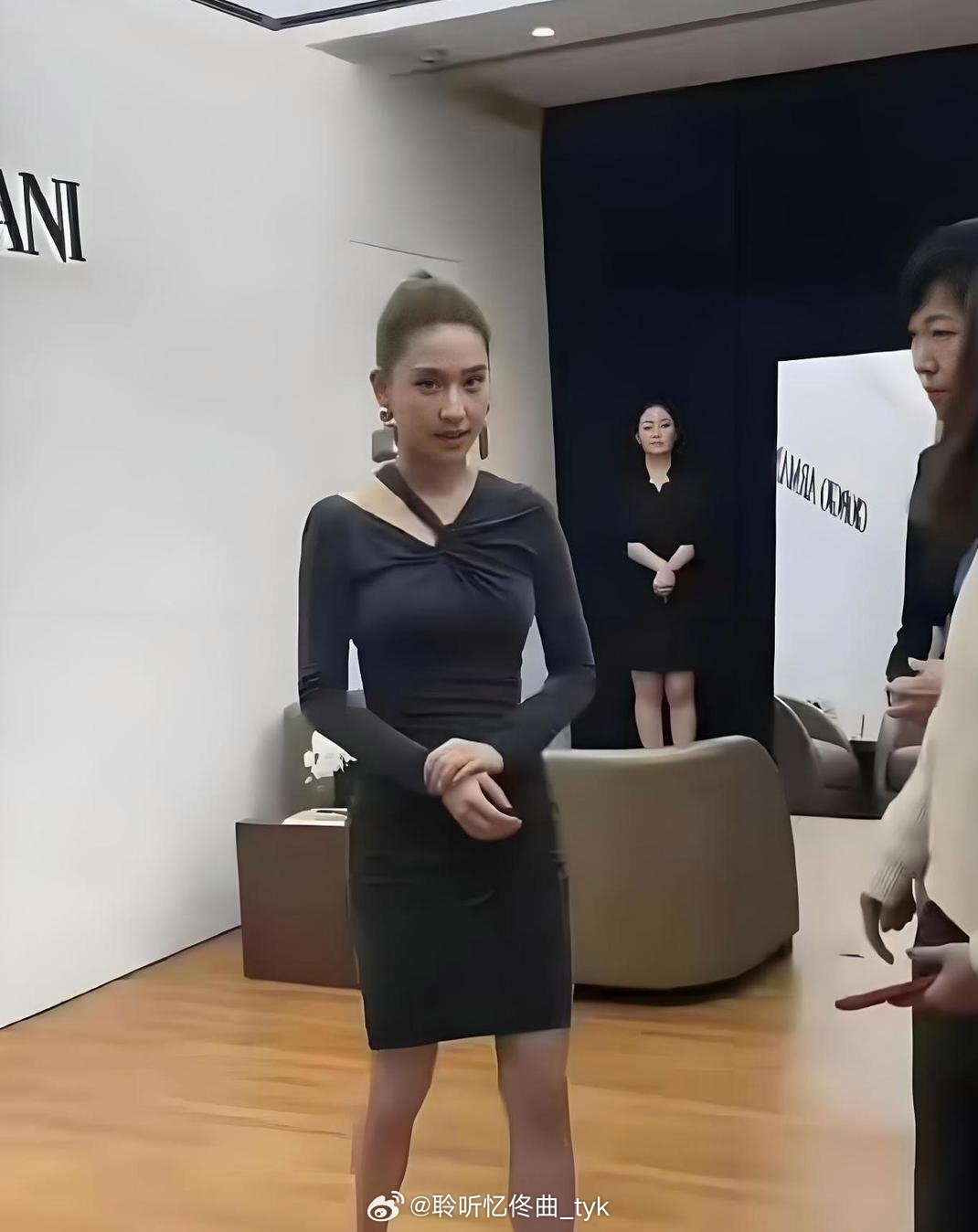 何超莲真人就长这样，没网上传的那么美