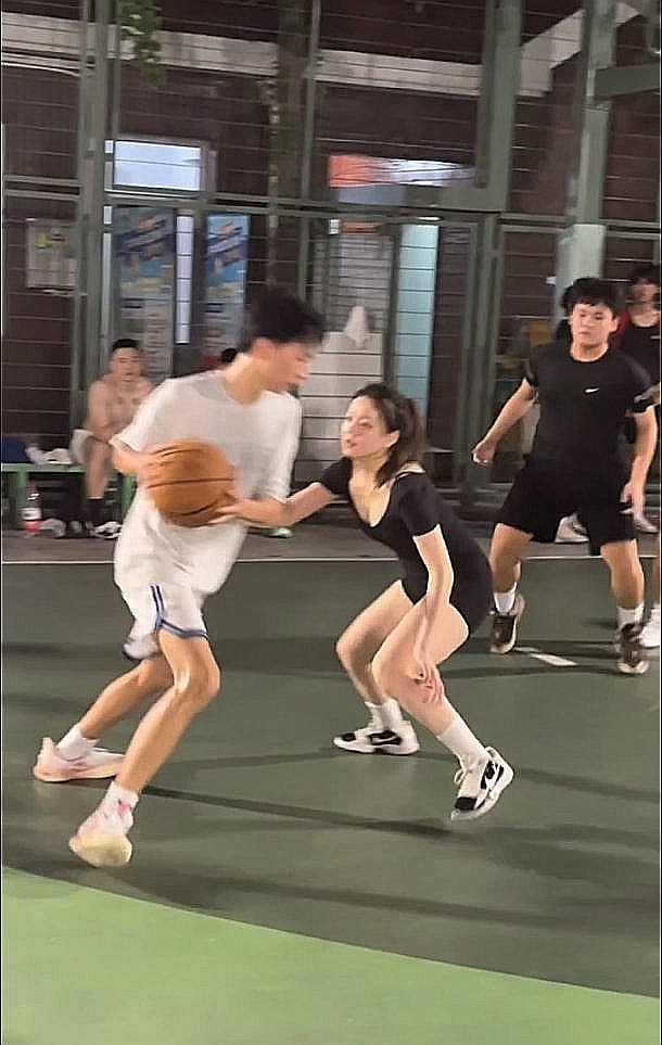 女生受邀加入，请问和女生打球应该注意什么？​​​​