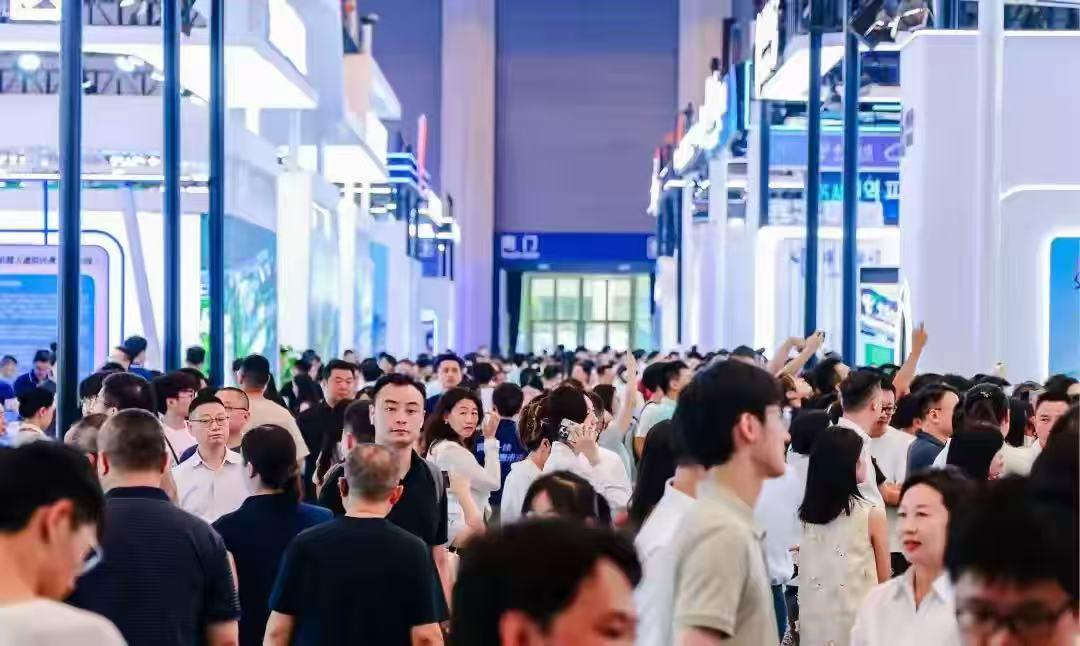 中国AI不能只靠“借来的舞台”，必须自建生态话语权！ 巨头闭源，玩家封闭，生