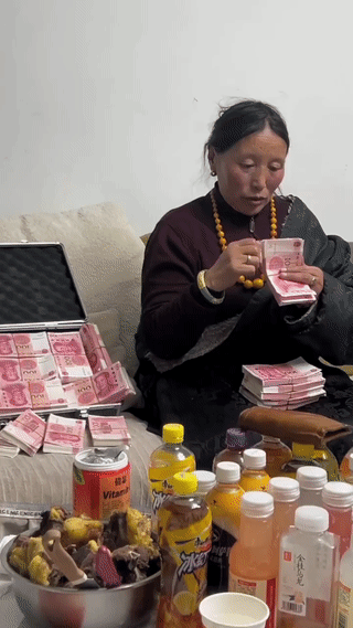 为什么藏族人当中有很多隐形富豪，有钱人？因为他们是真的不差钱。虽然藏区高寒、