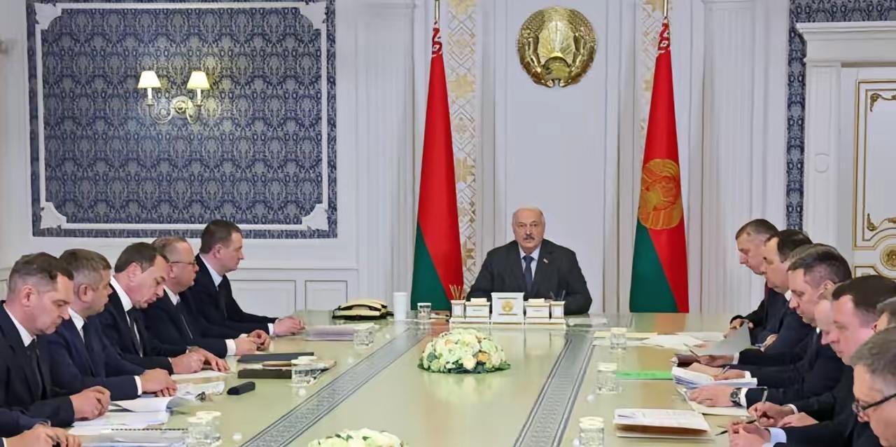 刚加入特朗普成立的和平委员会不久，白罗斯总统卢卡申科1月27日主持会议，讨论对华