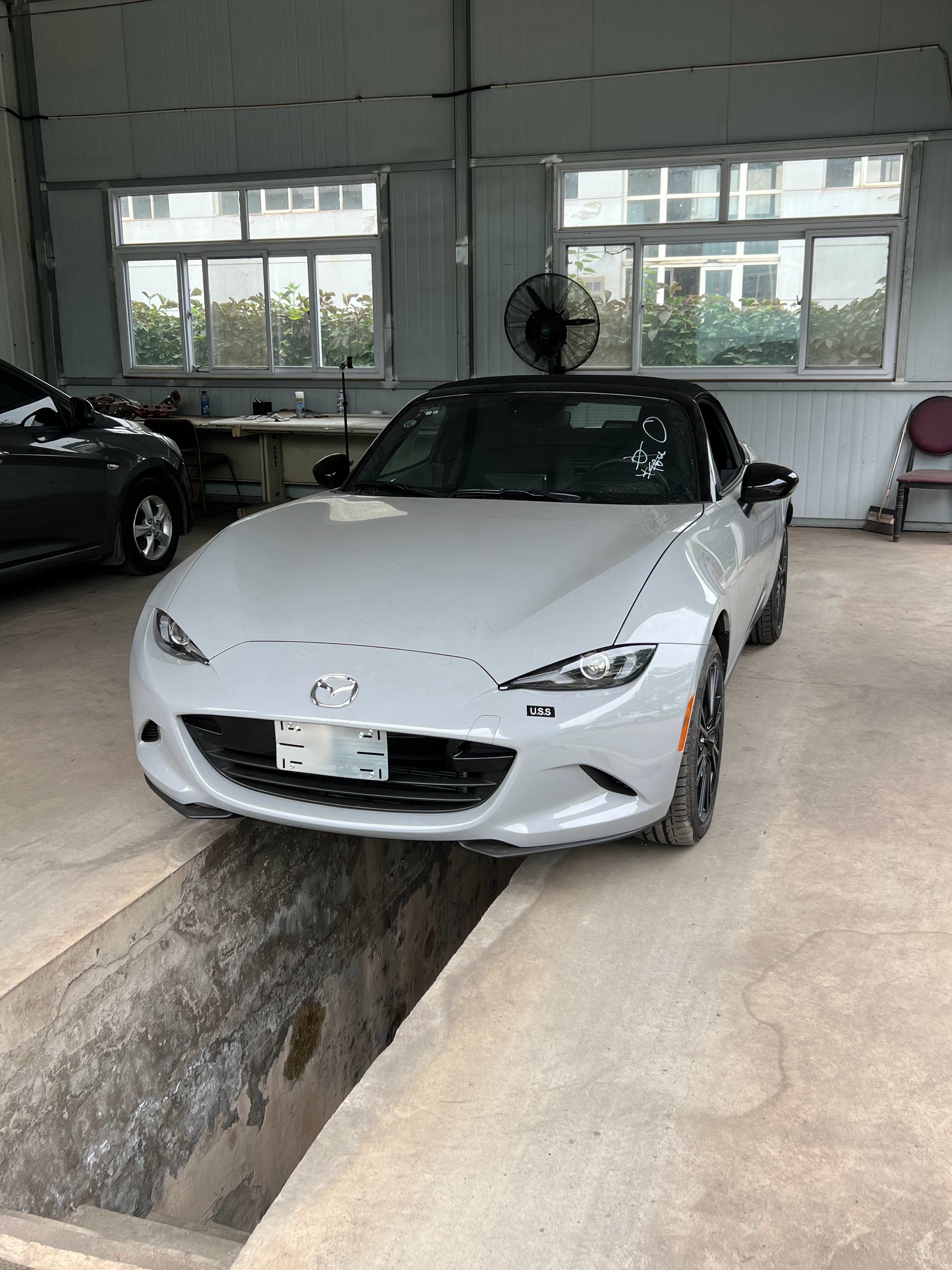 准备交台车，MX-5航空灰成交价，30.7带质保在地沟验验车[墨镜]​​​