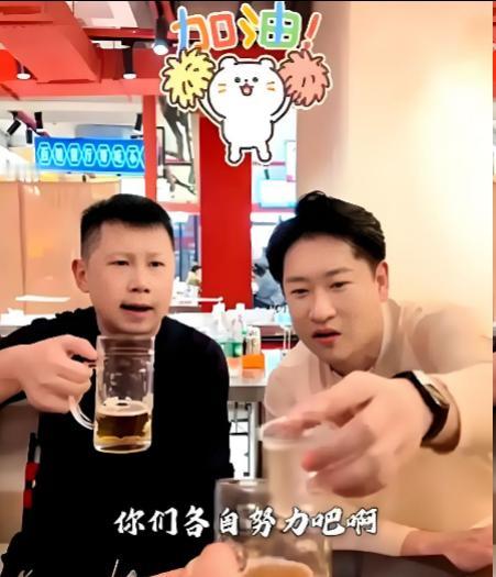 同样是郭德纲的爱徒，同样离开德云社独自闯荡，为何曹云金撑起听云轩，何云伟却越走越