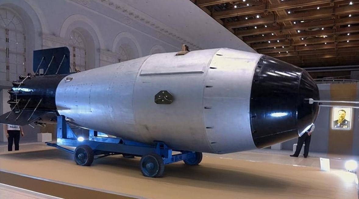 这事儿说起来挺有意思。文章开篇就戳破了一个普遍误区：很多人觉得手里有核弹就是拥有