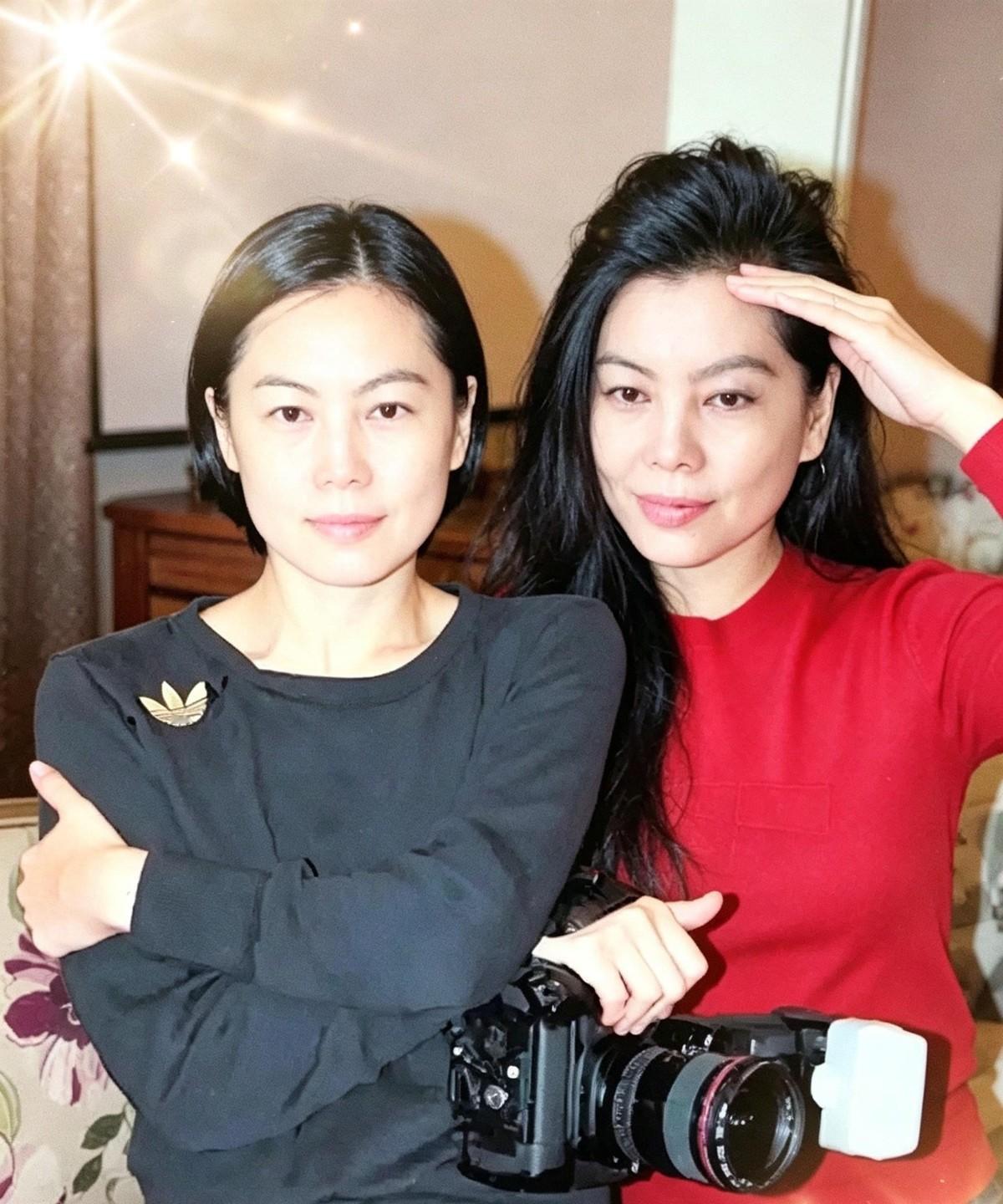 娱乐圈里两个靠抢男人上位的女人，结局都挺难看。一个熬了二十多年才把原配熬走，结果