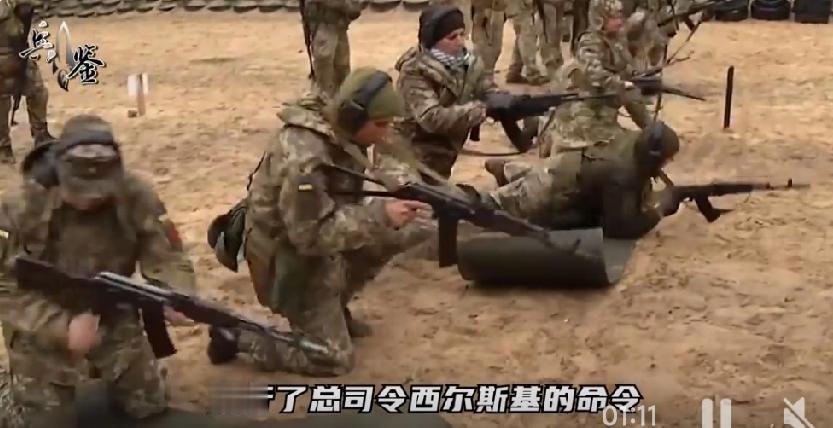 基辅一征兵中心被派往前线！乌克兰军方做出了一项非常大胆也带有无奈的决定——把基辅