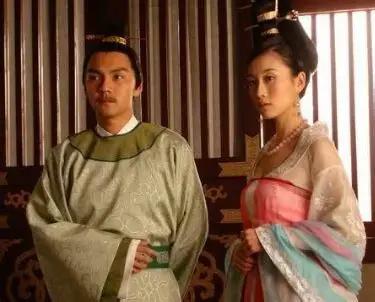 公元644年，唐太宗李世民把名将薛万彻叫到御书房问："朕听说你跟我妹妹结婚好几个