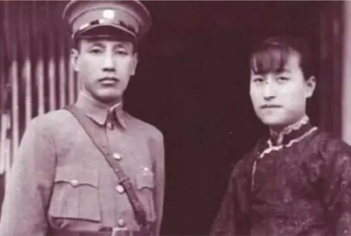 1971年，84岁的蒋介石收到了前妻陈洁如的遗书，书信中寥寥数语，道尽了这个女人
