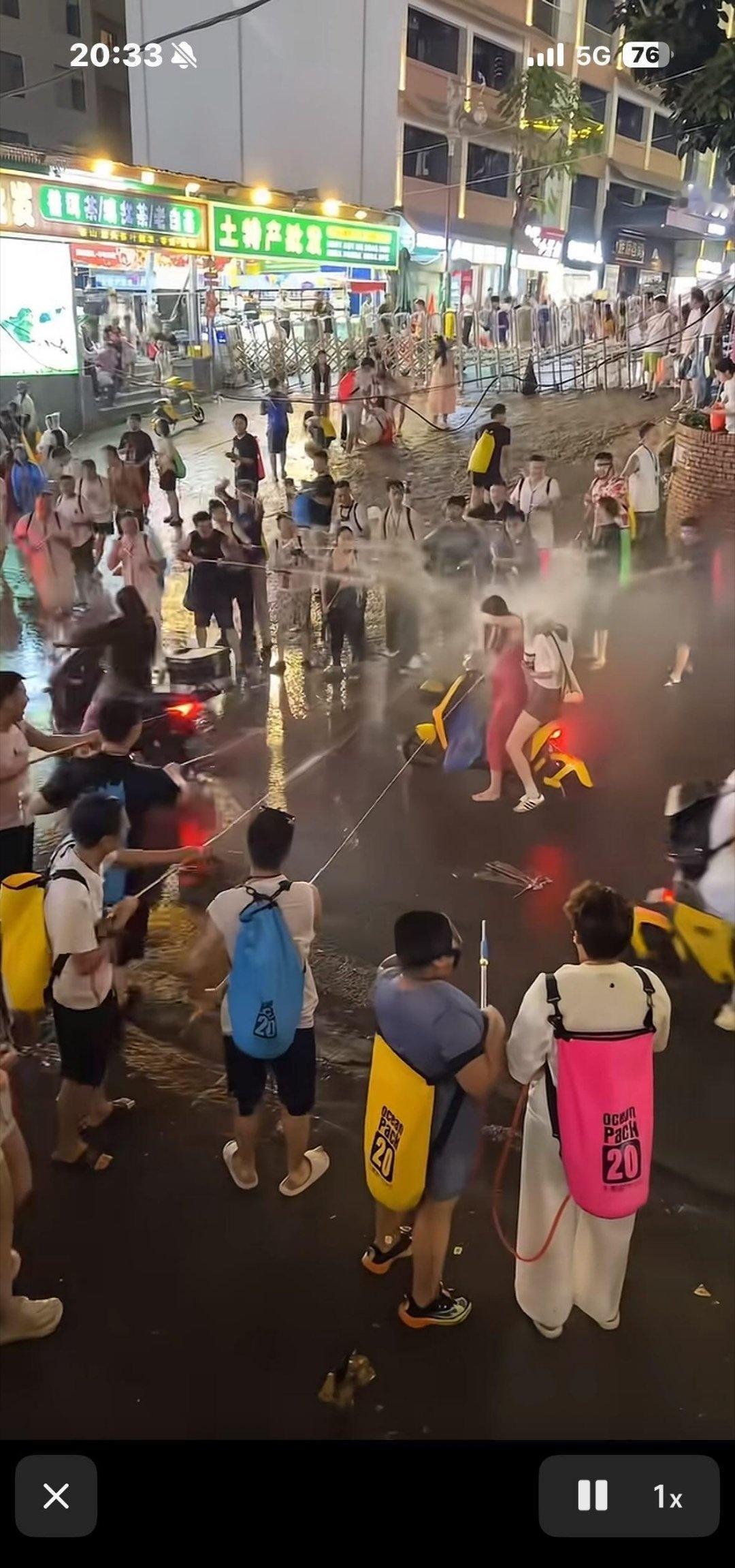 性骚扰以后相亲女方估计除了会问男方工作和财务情况之前会问男方：你去过云南泼水节