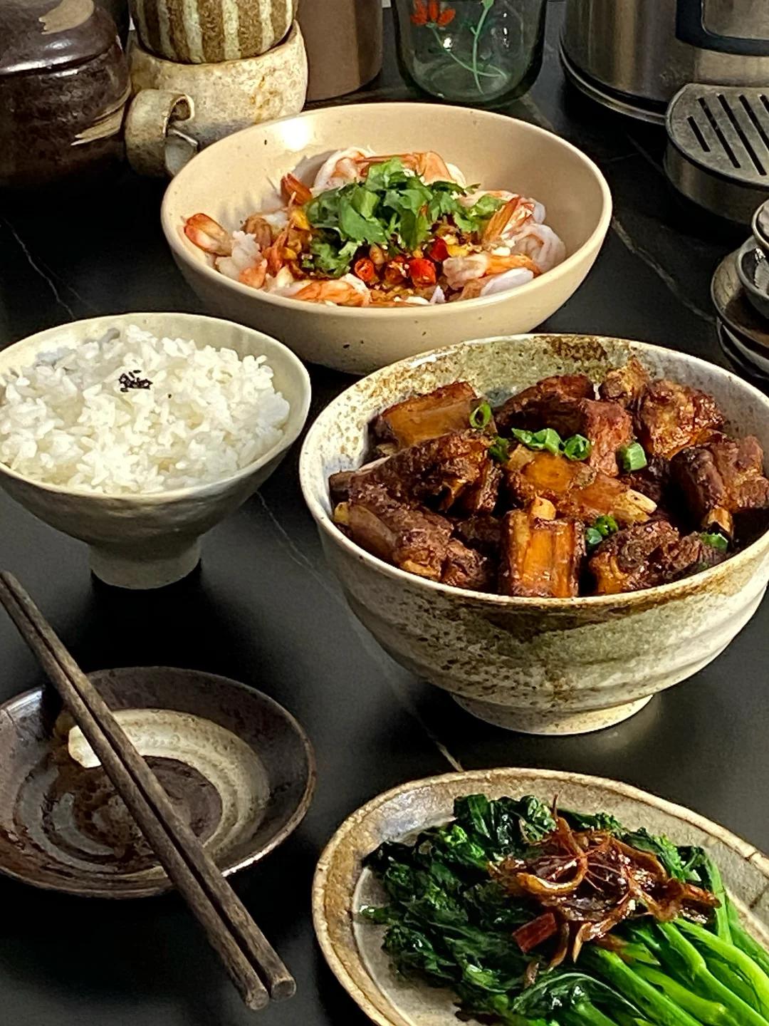 今日菜谱📜梅子烧排骨 酸辣虾 菌菇油菜花🥢