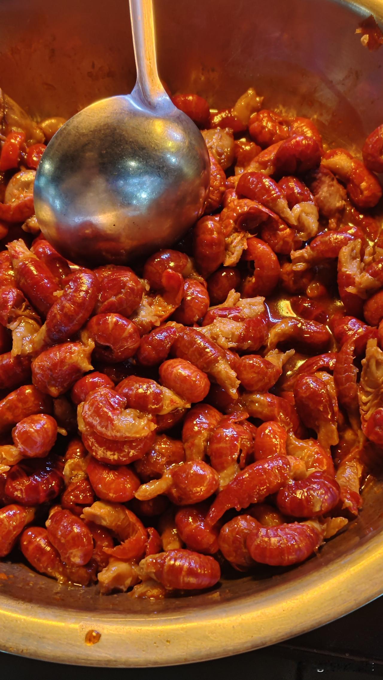 逃离石家庄的人，后悔了吧。石家庄工资虽然低，但是物价也低，一个月饭费花不了一千