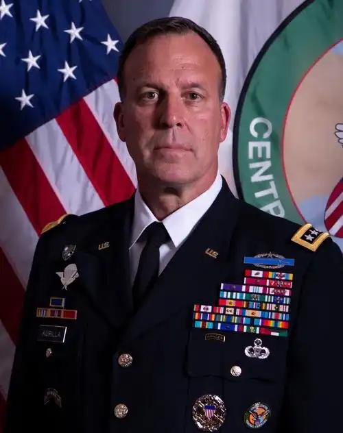 快报，快报美军宣布了11月17日，美国把最先进的“福特”号航母开进了加勒比