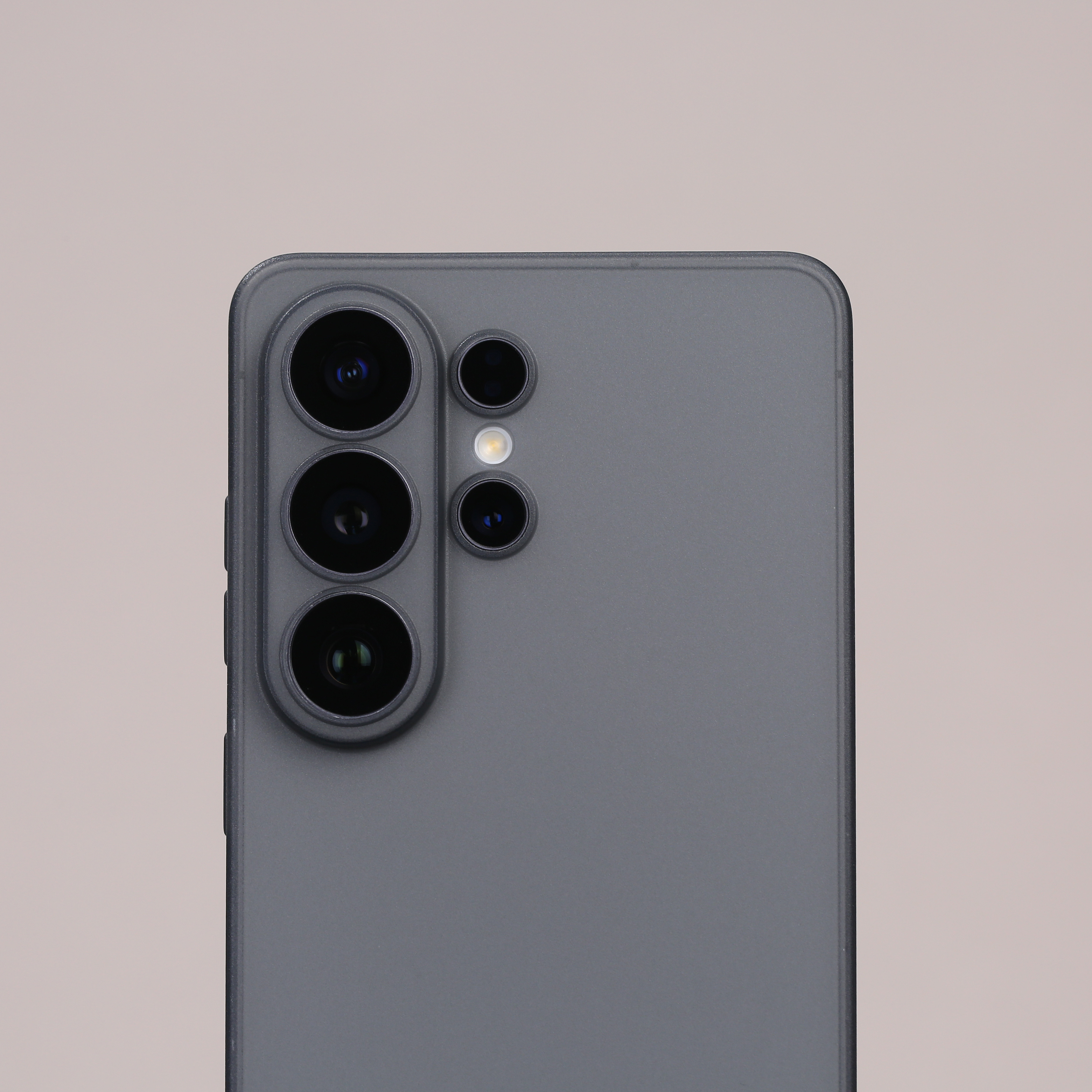 三星S26Ultra超薄磨砂到了，半透、透黑两款配色轻约13克，薄约