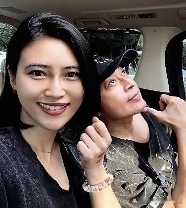 马景涛真的是幸运的，60多岁了，还不停有年轻的女孩子喜欢他，而且完全不图他的钱，