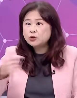 李永萍称，其实马家早就因为老马失智失能而倍搞得筋疲力尽，光慈也想过辞职，但她有情
