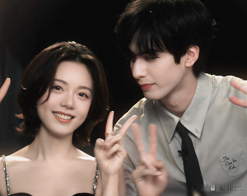 都别笑了，赵今麦卖4000本被群嘲，这事根本就不是你想的那样。人家那本V杂志