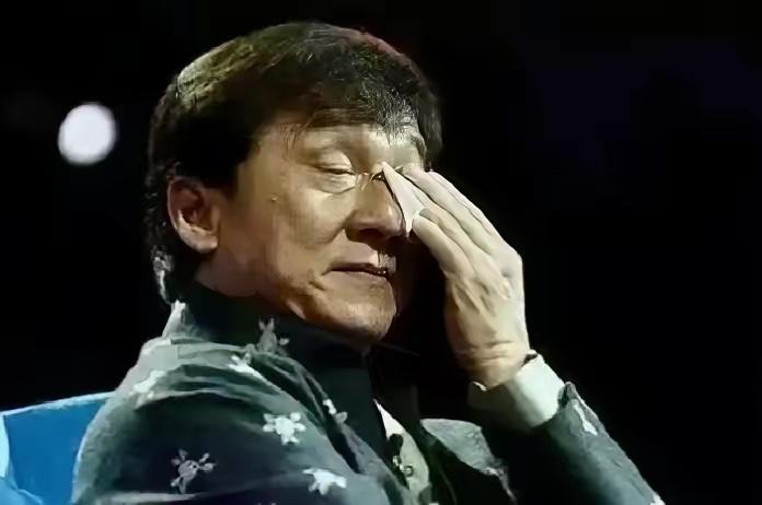 成龙这教育反转也太绝了！以前对儿女“军训式”管教，把自己的期待硬压在他们身上，结