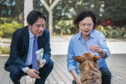赖清德把蔡英文的话当耳边风吗？14日，台陆委会主委邱垂正叫嚷，因转发支持两岸统一