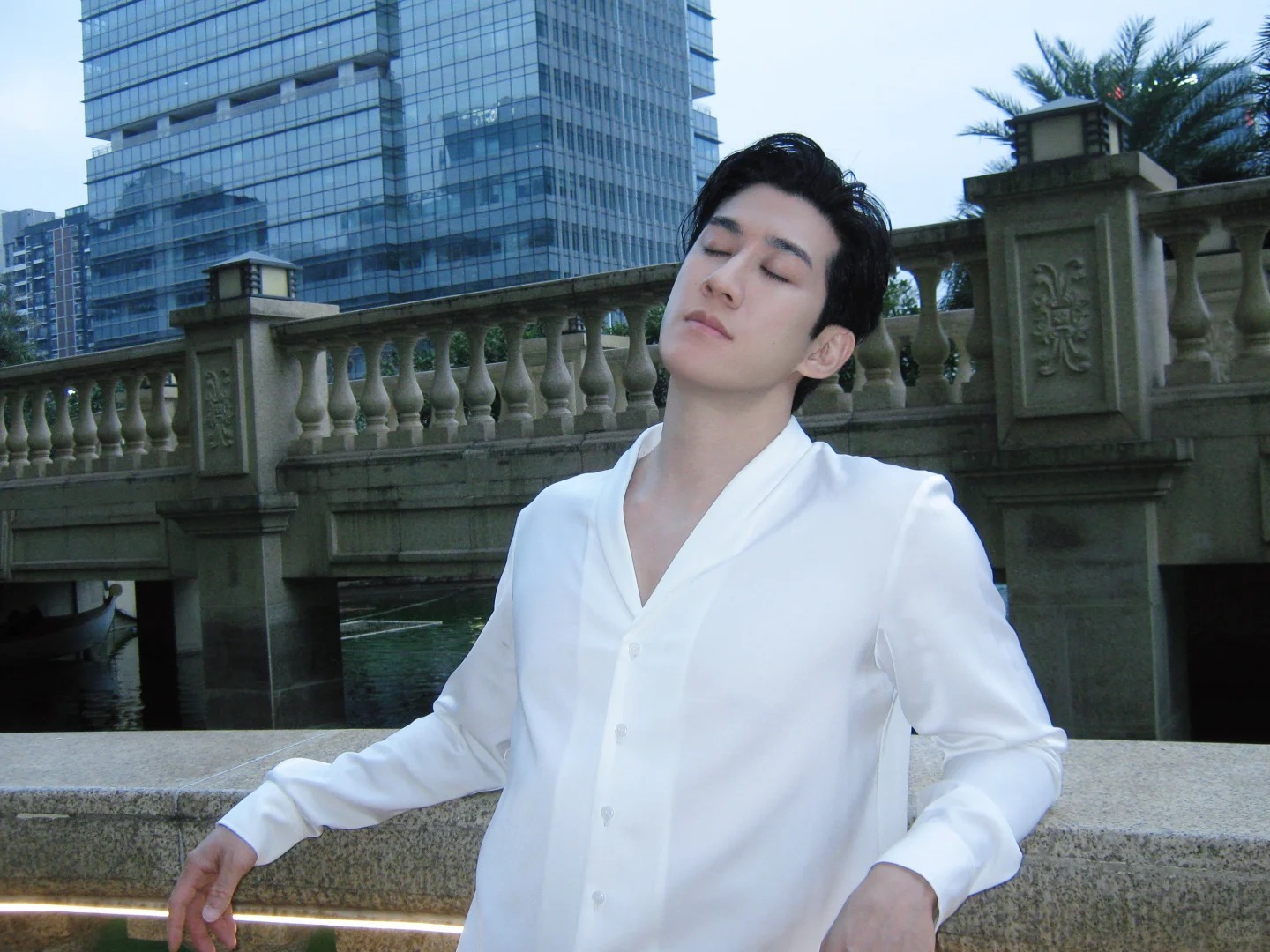 十日终焉官宣李治廷李治廷转发十日终焉wow十日终焉官宣李治廷出演角色乔家劲~是