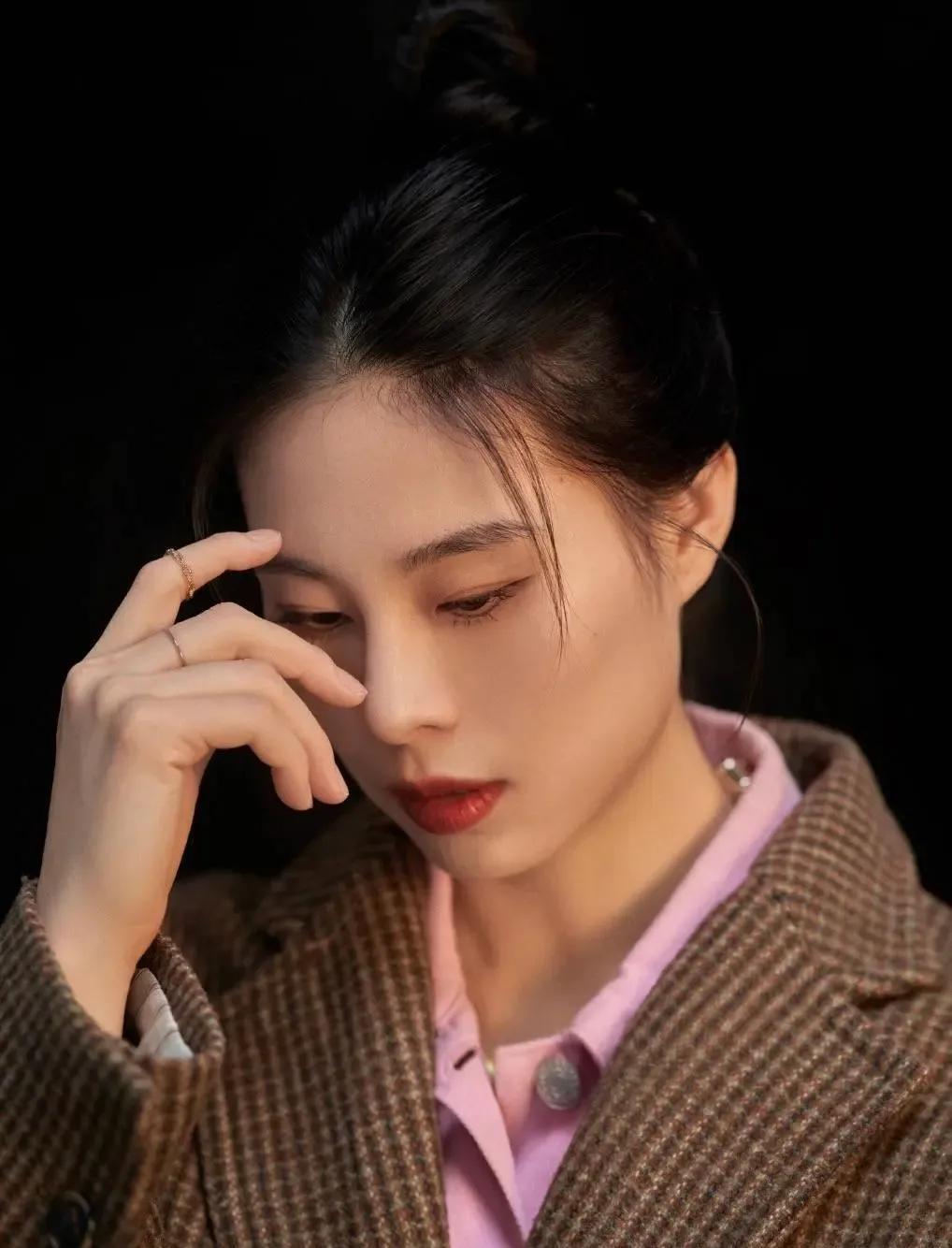 老六王思雨应该是本届女篮亚洲杯出场时间最少的几个球员之一，如果你认为她被边缘化了