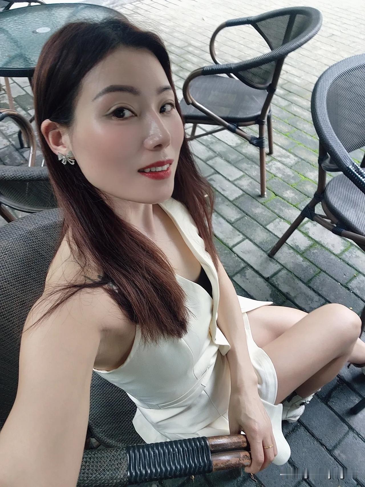 精致独处，做自己才是高级感！知性温柔风成熟御姐穿搭与众不同气质型女人穿搭