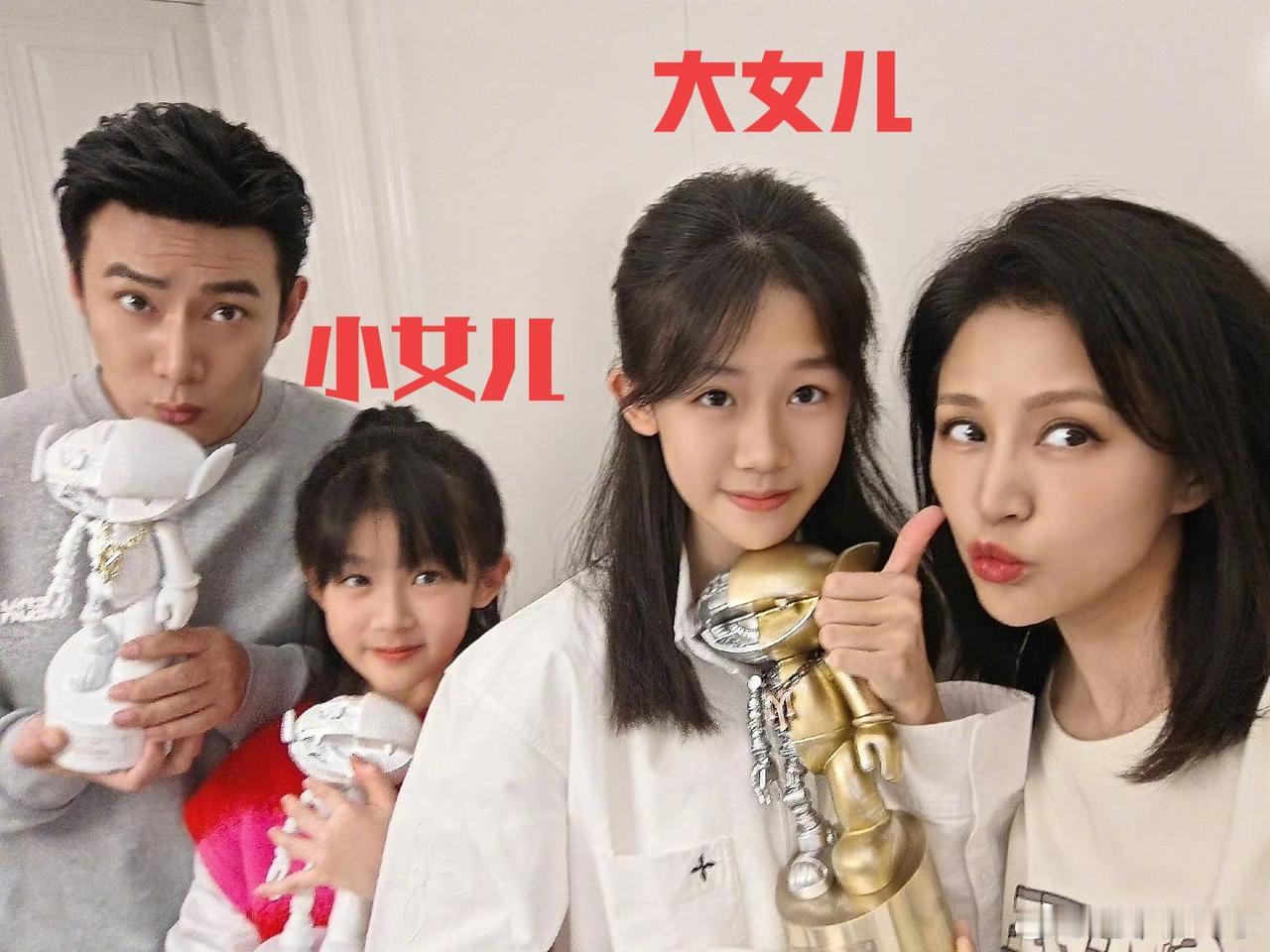 鲍蕾陆毅的两个女儿长得都像妈妈鲍蕾贾静雯修杰楷的两个女儿长得都像爸爸修杰楷