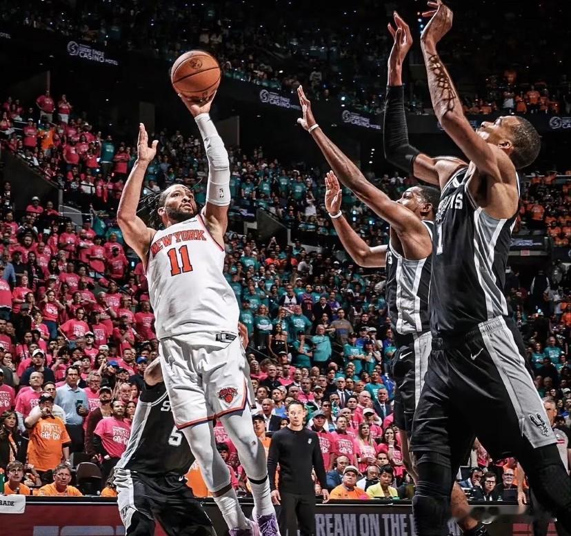 NBA官网发布了最新一期东西部休赛期实力榜：西部——1-5名：马刺、雷霆、