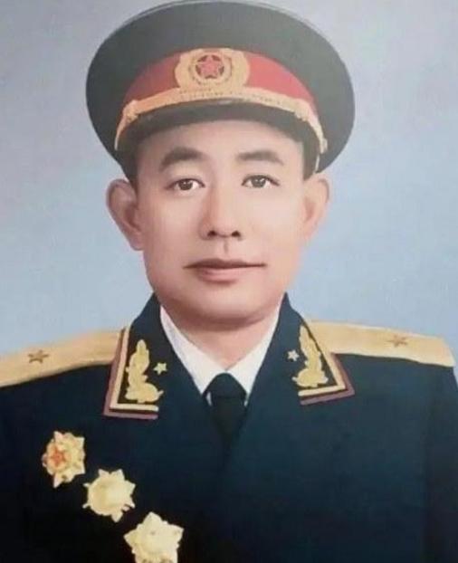 1951年，志愿军师长黄朝天违抗军令，率9000残兵掉头杀向3万美军，13天后李