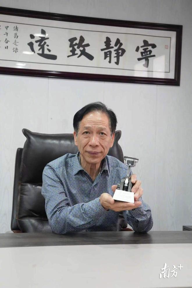 张雪曾独自造车在QQ上卖【独家供应商谈张雪：当年他独自造车在QQ上卖，先收钱后制