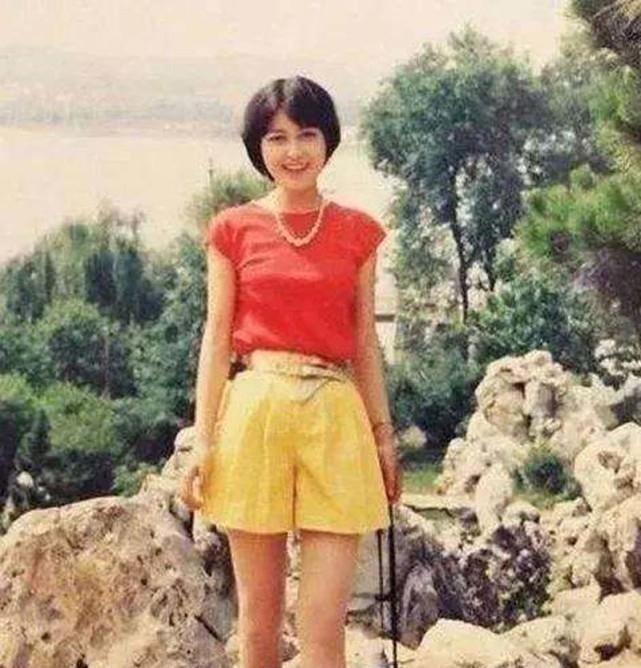 1988年，上海美女研究生被拐，买家是一个50多岁的驼背男人，为展示自己的雄风，