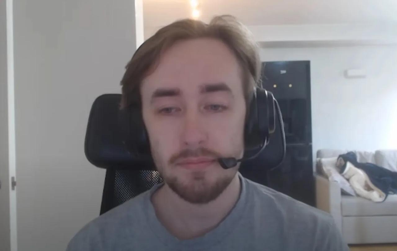 DOTA2:传奇中单ccnc宣布退役前GG中单ccnc视频宣布退役，这是T