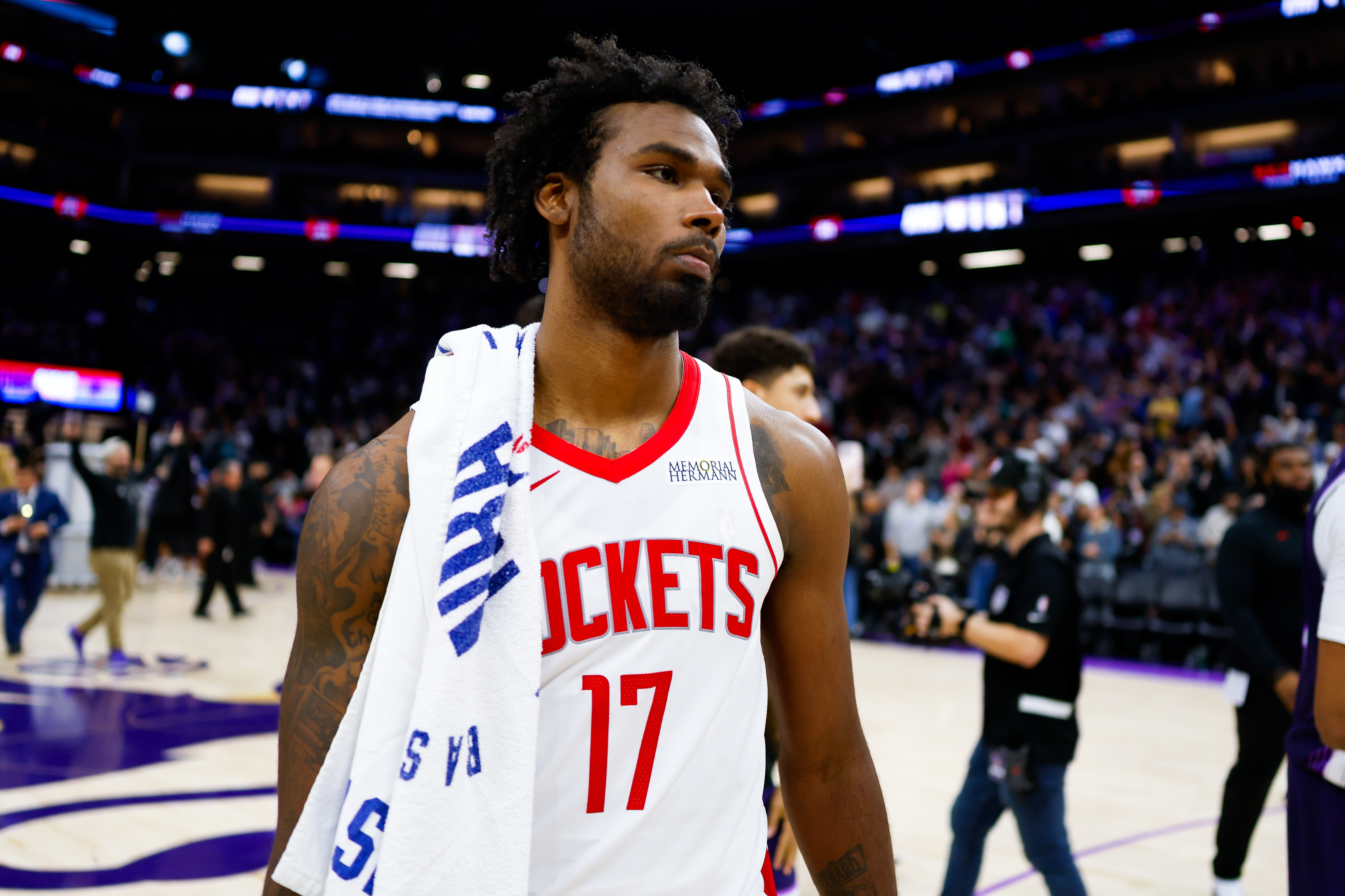 北京时间1月3号，我们可以看到，最近火箭队的伊森和芬尼·史密斯两位锋线悍将提前复