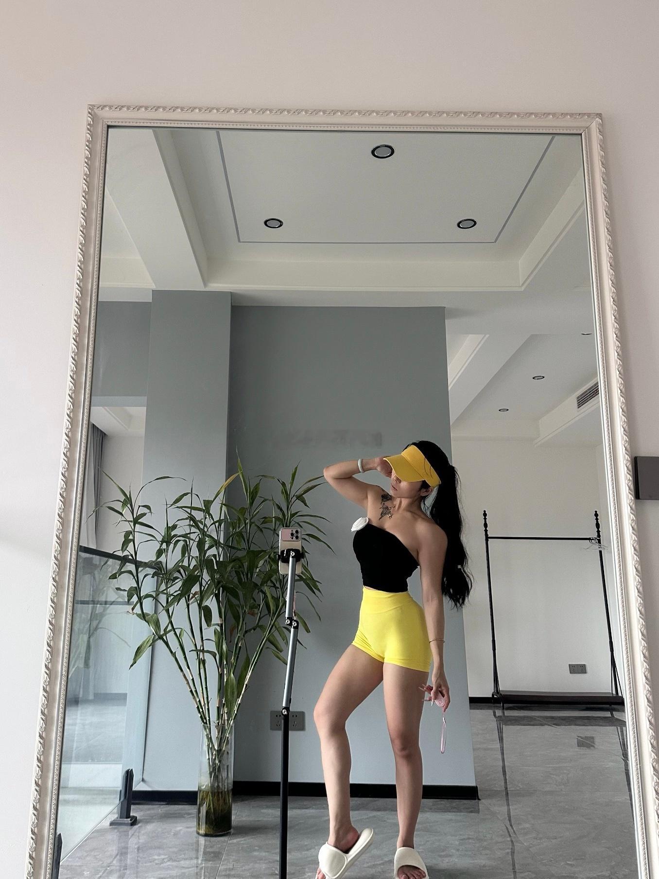 都是黄色搭，该怎么选健身穿搭健身衣服搭配训练​​​